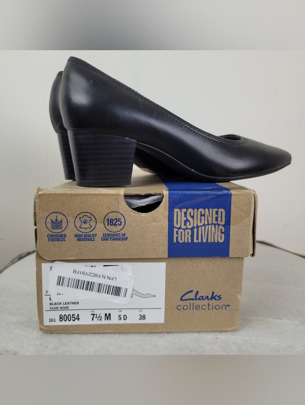 Clarks Collection Size 7.5 Black Leather Pointed-Toe Pumps